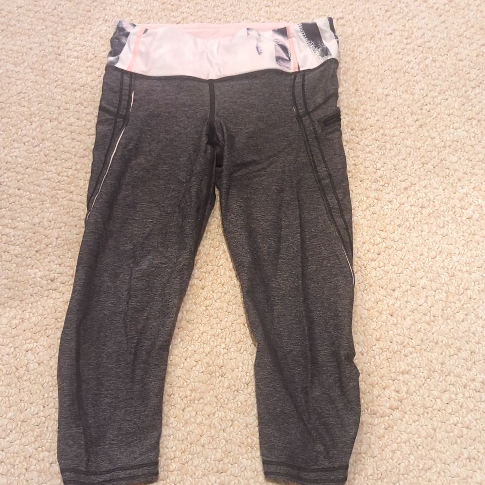 Lululemon Grey Purple Pattern Crop Leggings 4